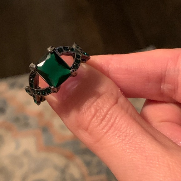 Green Emerald Ring Zircon Black Gold Filled Cross - Picture 5 of 6